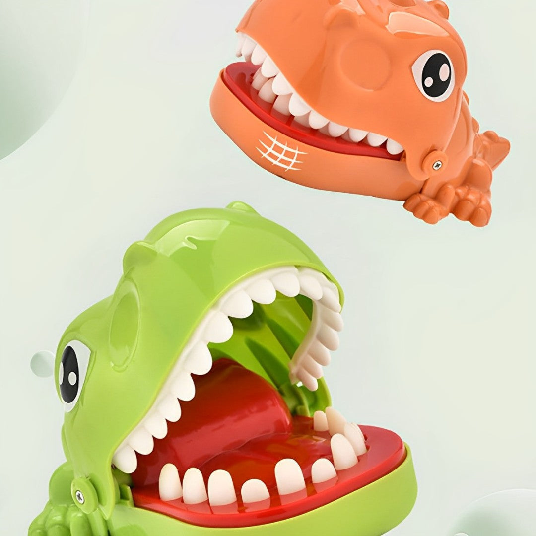 Dinosaur bite finger game – view 2